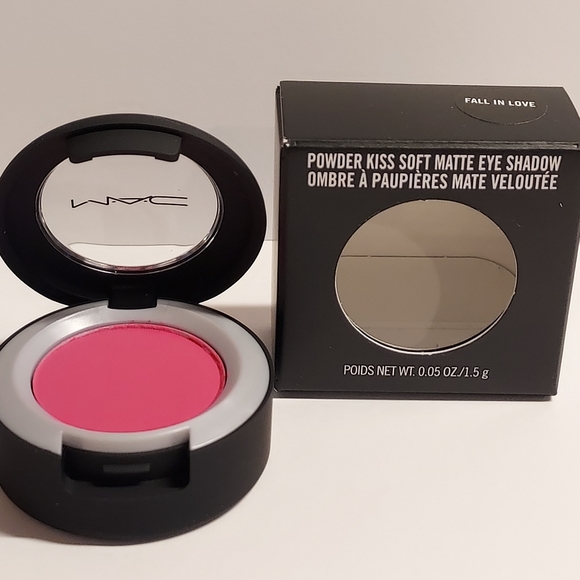 MAC Powder Kiss Soft Matte Eye Shadow *FALL IN LOVE* / .05 oz / New in box - Picture 2 of 5